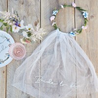 Voile Mariée "Bride to be" avec couronne de fleurs