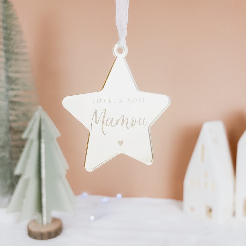 Boule de Noël Étoile en Plexiglass Miroir Personnalisée - Joyeux Noël + Prénom - Dorée, Argent ou Or rose Boule de Noël Étoile en Plexiglass Miroir Personnalisée - Joyeux Noël + Prénom - Dorée, Argent ou Or rose